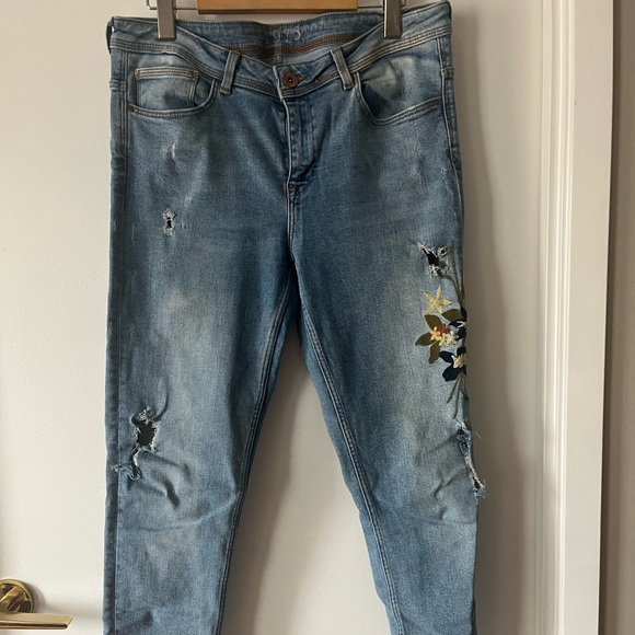 Zara Ankle Embroidered Jeans - Picture 4 of 10